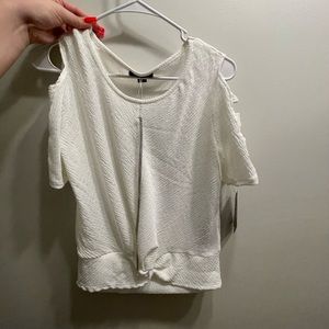 white blouse with necklace size medium
